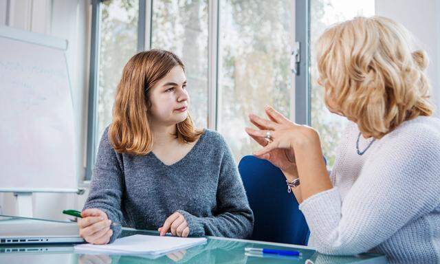 Um auf die individuellen Lerndefizite einzugehen und auch zu motivieren, braucht es ein Vertrauensverhältnis zwischen Schüler und Nachhilfelehrer. 