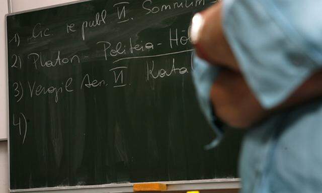 Zentralmatura Lehrer fordern Entschuldigung