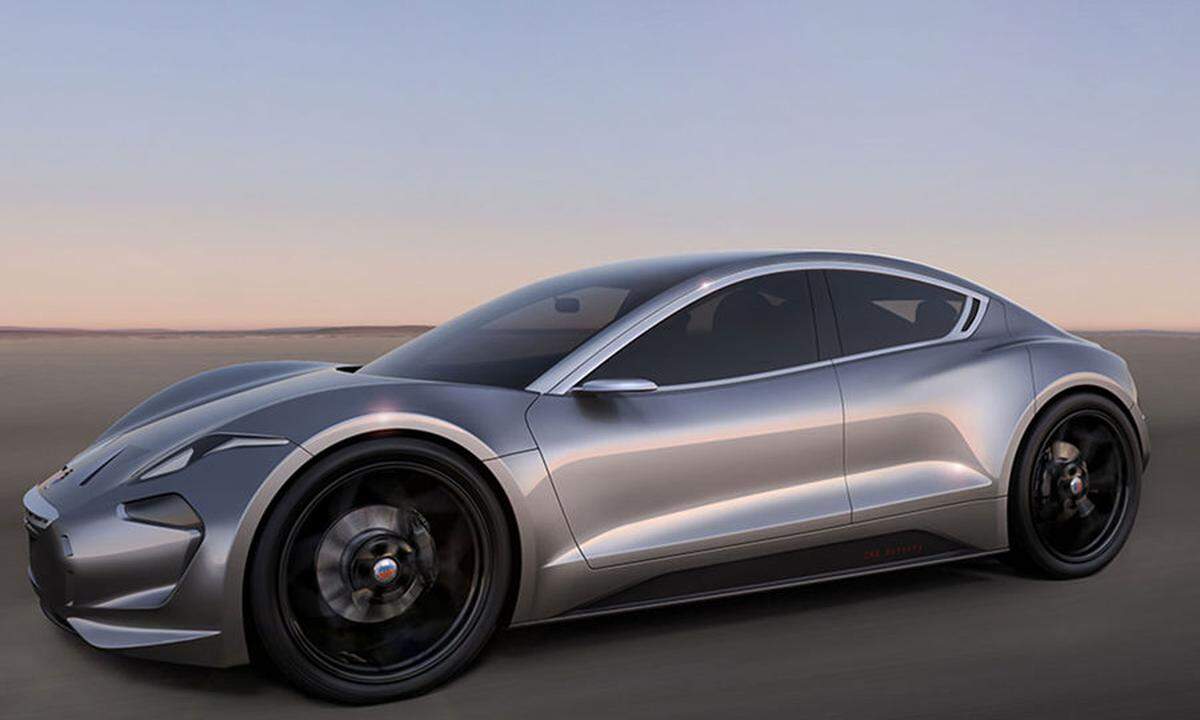 Das Auto soll in Kalifornien gebaut und 2017 offiziell vorgestellt werden. Punkten will der der dänische Autobauer Henrik Fisker unter anderem mit neuen Graphen-basierten Akkus, die sich deutlich schneller laden lassen sollen als existierende Lösungen.