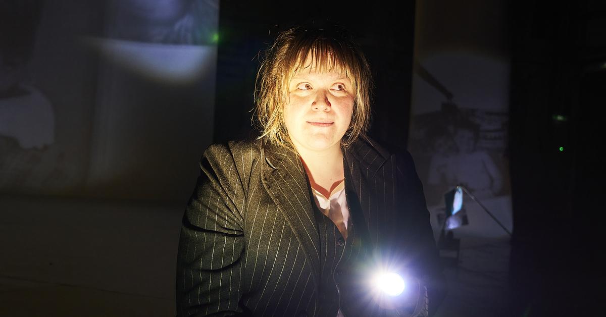 Reinsperger-verk-rpert-Handkes-Beichte-Selbstbezichtigung-im-Akademietheater-premium-