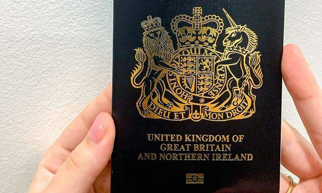 BRITAIN-EU-BREXIT-PASSPORT