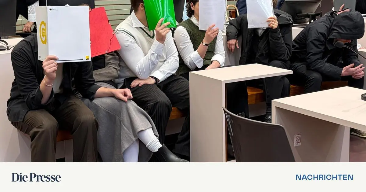 graz-prozess-um-raub-von-burschenschafter-kappe-nach-akademikerball-begonnen