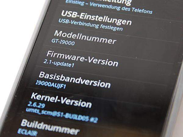 Im Inneren steckt Googles Handybetriebssystem Android in der Version 2.1 - mittlerweile ist bereits 2.2 erschienen und Samsung hat bereits ein Update angekündigt. Android wird gegenüber dem iPhone OS immer wieder für seine Offenheit gelobt. Das allerdings hat in erster Linie Vorteile für Entwickler, ...
