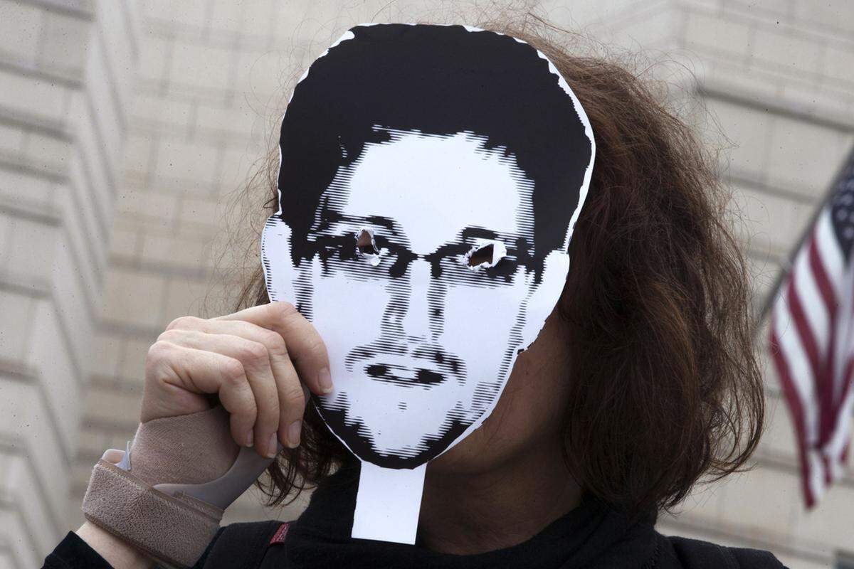 Seit Wochen beherrschen die Enthüllungen des Whistleblowers Edward Snowden die Schlagzeilen. Der von den US-Behörden per Haftbefehl gejagte IT-Techniker ließ gleich mehrere Skandale auffliegen, in die unter anderem der US-Geheimdienst NSA involviert ist. Doch auch der britische Geheimdienst soll systematische Spähangriffe durchgeführt haben. Und die französsische"Le Monde" deckte schließlich auf, dass auch Frankreich im großen Stil seine Bürger bespitzelt. Ein Überblick über die aufgedeckten Geheimdienst-Affären.Von Elona Kamberi/Ag.