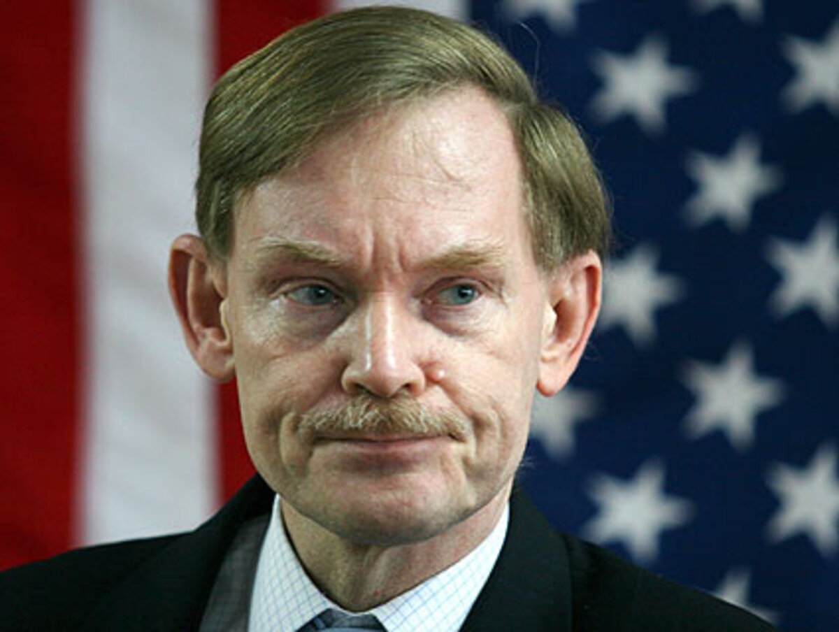 Traditionell besetzen die USA die Weltbank-Spitze, während die Schwesterorganisation Internationaler Währungsfonds (IWF) in der Hand der Europäer ist.Die Weltbank soll den wirtschaftlichen und sozialen Fortschritt weniger entwickelter Staaten durch Finanzhilfen, Beratung und technische Hilfe fördern. Sie vergibt pro Jahr Mittel in Höhe von rund 20 Mrd. Dollar.