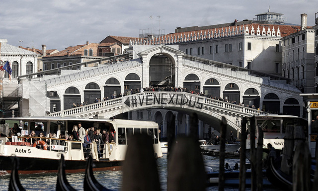 Venezianischer Bürgerprotest unter dem Motto „Venexodus“: Die Lagunenstadt wird für Junge unleistbar.
