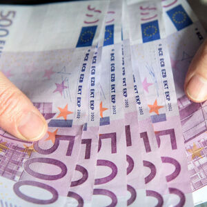 AK fordert: geld für das harte Kernkapital statt für Aktionäre.