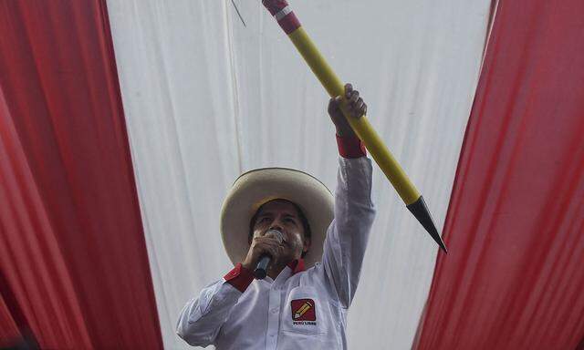 PERU-ELECTIONS-CAMPAIGN-CANDIDATES-CASTILLO