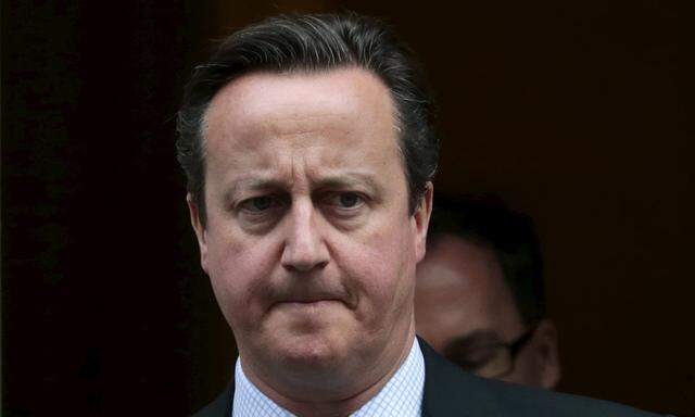 Britain´s Prime Minister Cameron leaves Downing Street in London
