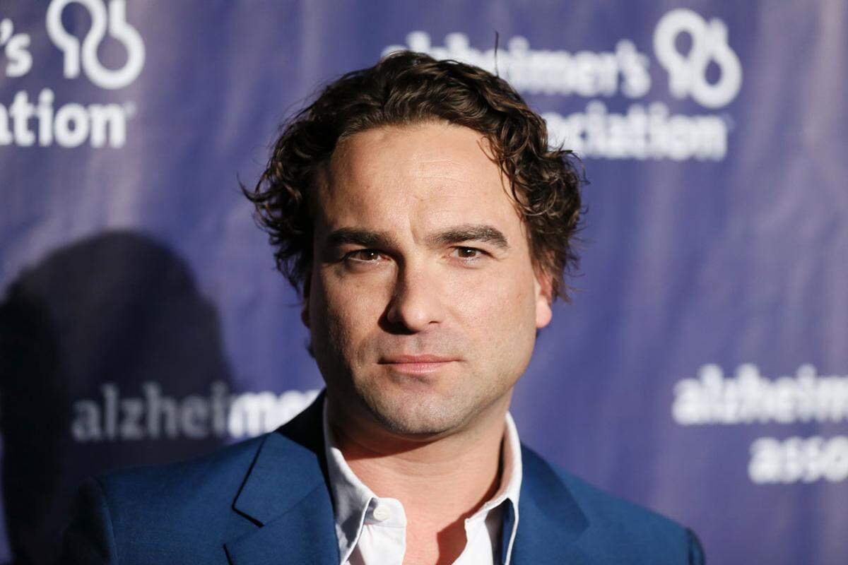 Nur etwas weniger haben seine Co-Stars eingestrichen: Johnny Galecki, der "Leonard" spielt, konnte sich über 24 Millionen Dollar freuen ...