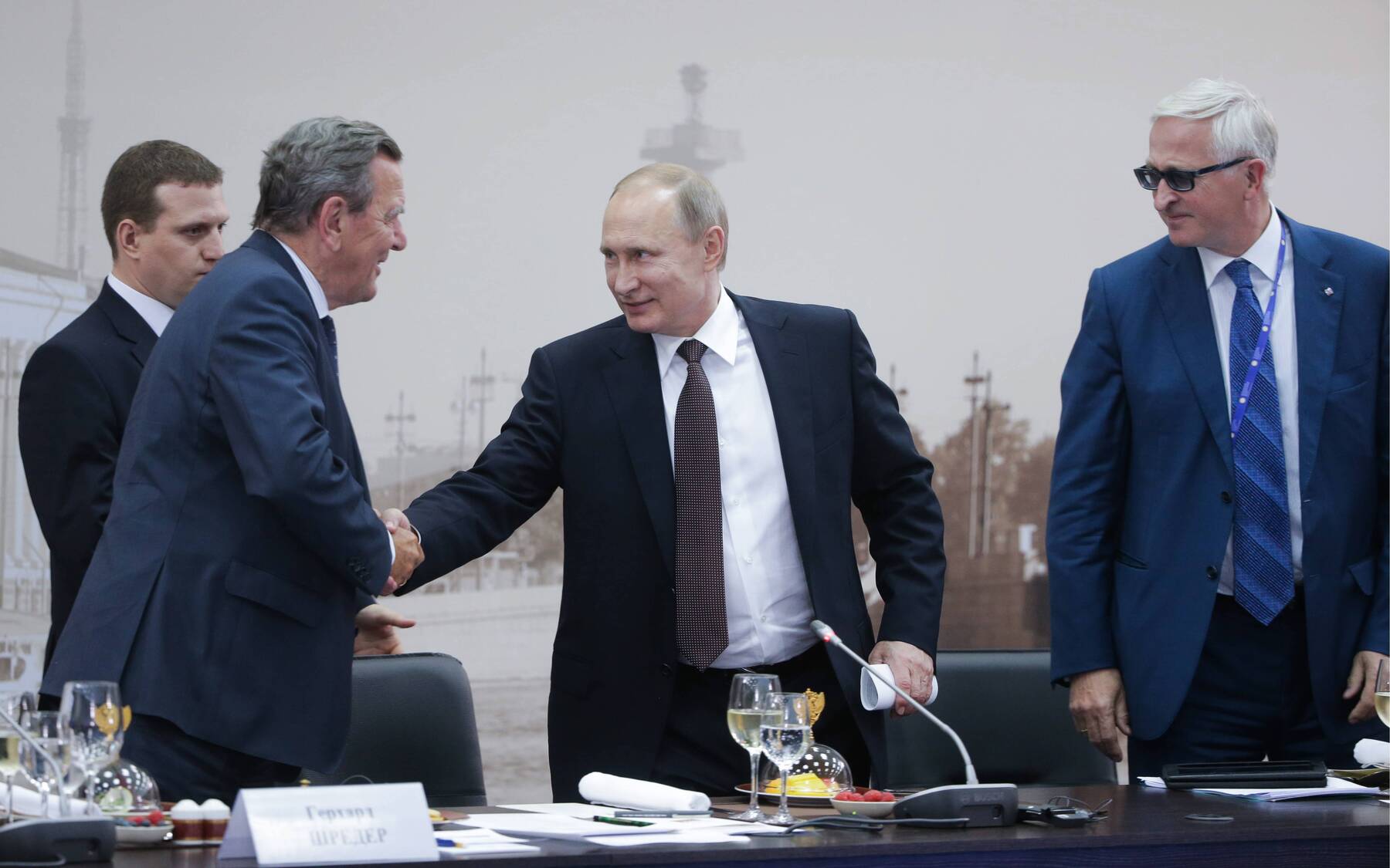 Deutscher Ex-Kanzler Schröder in Moskau gesichtet