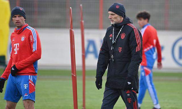 Trainer Thomas TUCHEL (Bayern Muenchen), mit Thomas MUELLER (MUeLLER,Bayern Muenchen). Training FC Bayern Muenchen auf de