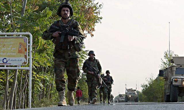 Taliban erobern wichtige Militärbasis bei Kunduz 
