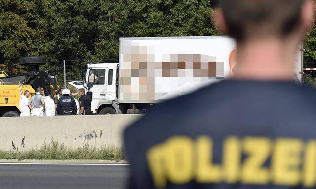 Arvchivbild: Ein Lkw mit 71 Toten wurde Ende August am Rand der Ostautobahn gefunden