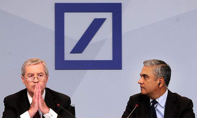 Jürgen Fitschen (l.) soll im Mai nächsten Jahre gehen, Anshu Jain (r.) wird die Deutsche Bank bereits Ende Juni verlassen, berichtet das 