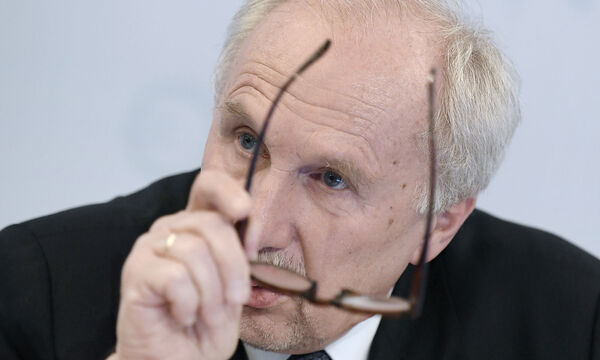PK OeSTERREICHISCHE NATIONALBANK (OENB): NOWOTNY