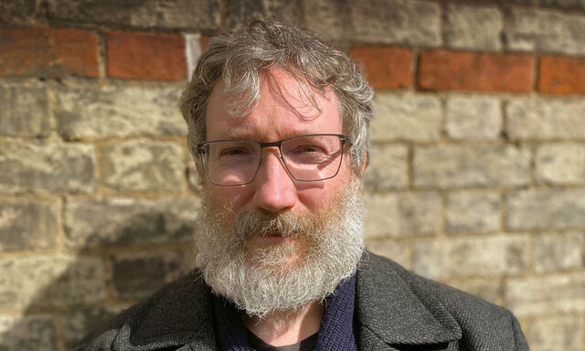 Mit allen Wassern gewaschen: Der britische Autor Stuart Turton sieht selbst ein wenig wie ein Seemann aus. 