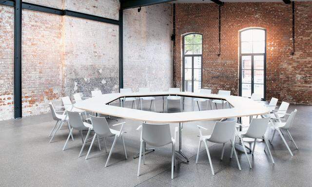 Austausch. Wie man sitzt, so spricht man: Die Konferenzstühle „Aula“ des Herstellers Wilkhahn.