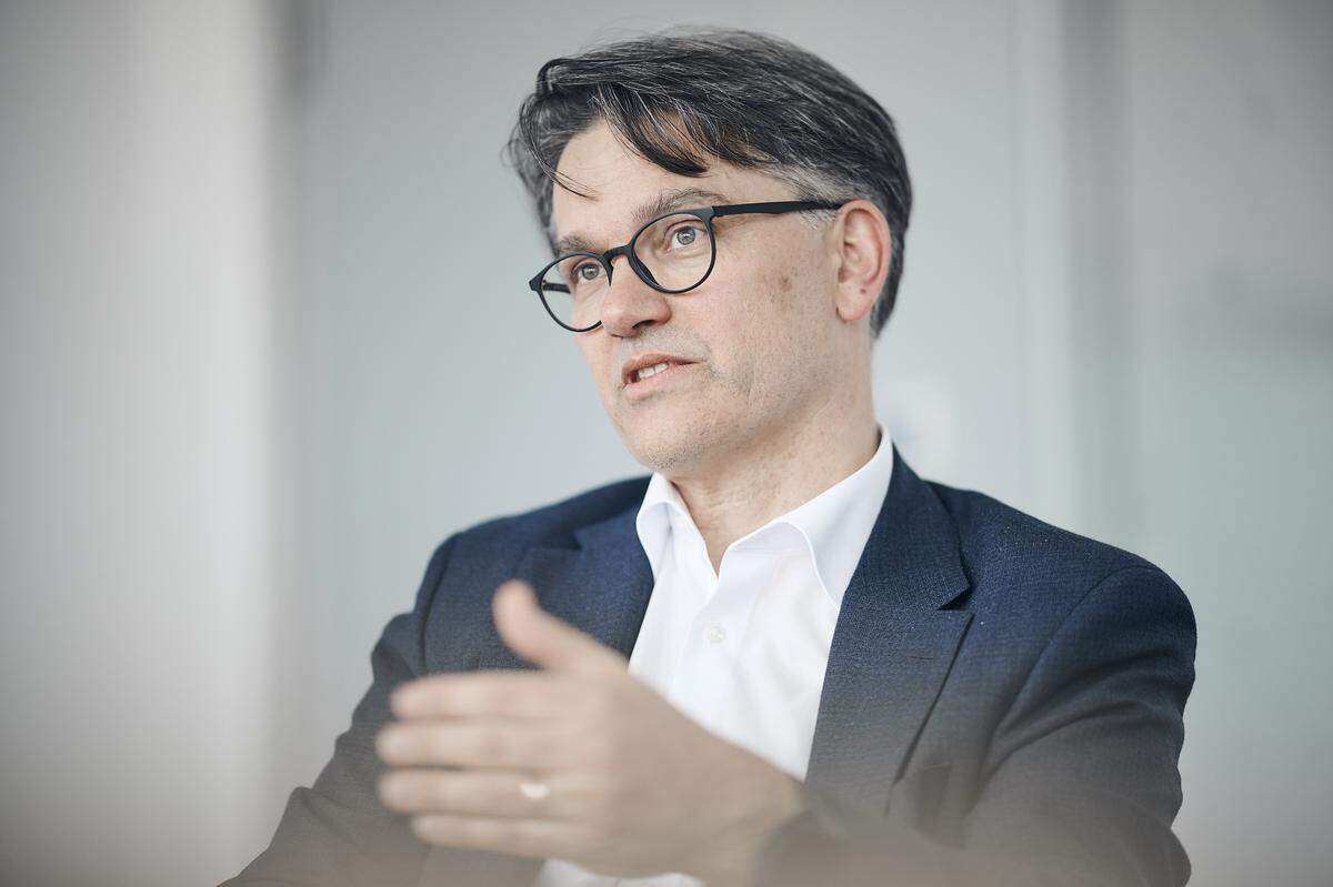 Met een klinische behandeling kan de patiënt in Österreich de patiënt in Österreich brengen. <strong>Botond Ponner, Medical Director AstraZeneca Österreich</strong>” width=”1000″ height=”600″/>                  <photo-lightbox src=