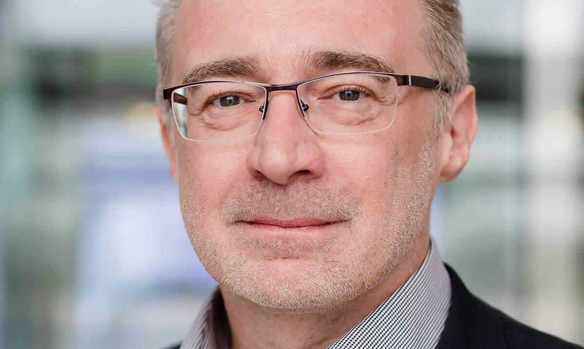  Clemens Kunkel ist in der neuen Funktion des Head of Sales Development Public Sector Austria für Bechtle tätig. Der 50-Jährige baute zuletzt den Tenderdesk und das Bidmanagement für RICOH Austria auf.