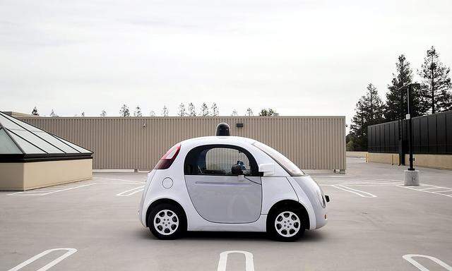 Google hat mehrere autonome Fahrzeuge auf den Straßen. 