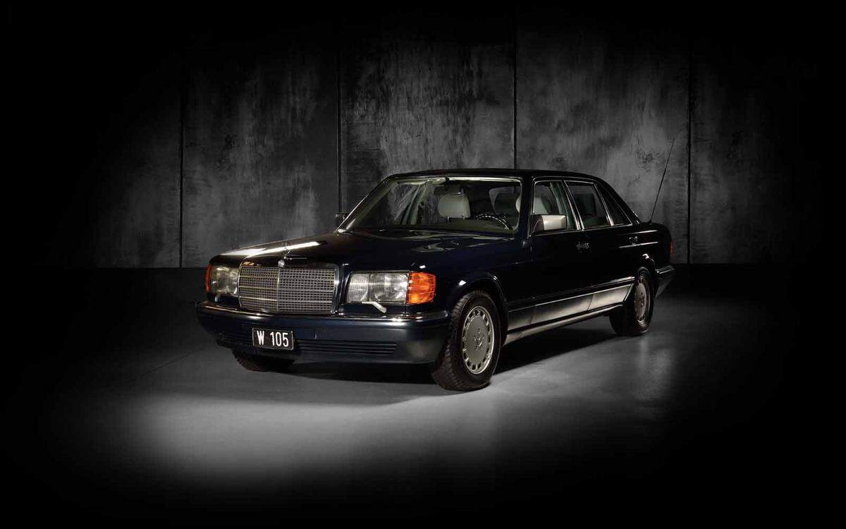 1989 Mercedes-Benz 560 SEL, Schätzwert: 15.000 bis 25.000 Euro, verkauft um 59.800 Euro. 