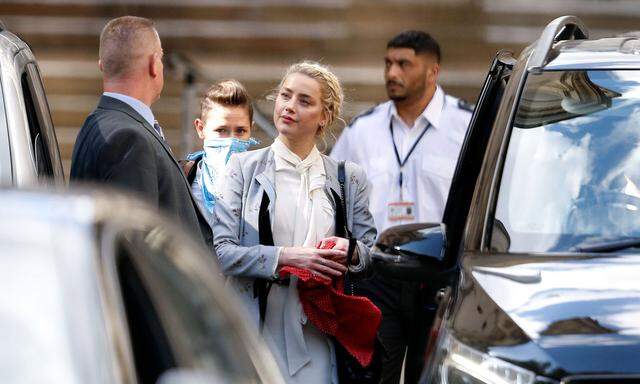 Amber Heard auf dem Weg zum Prozess am High Court in London.