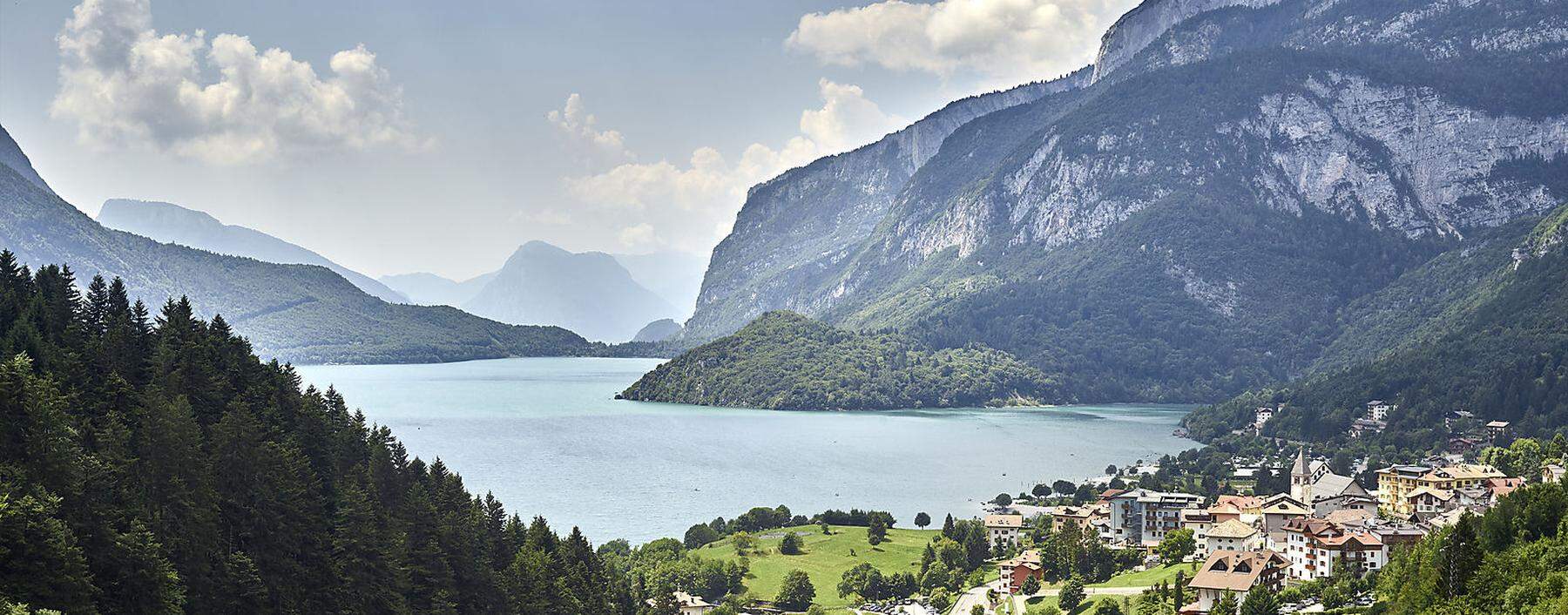 Italiens angeblich schönster See: der Lago di Molveno im Trentino.