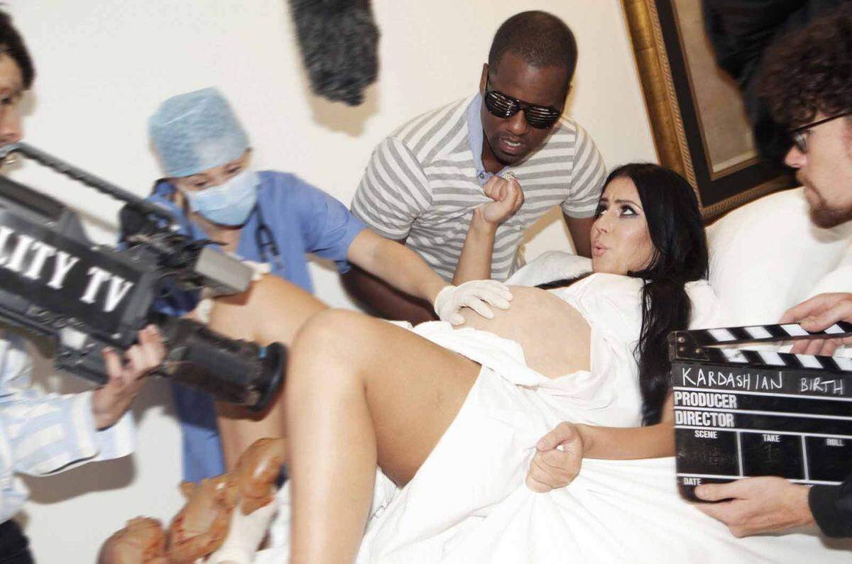 Ob Kim Kardashian die Kamera näher an sich heranlässt als die Hebamme? "Reality TV Birth" ist ein Beleg dafür, dass auch in der Fotografie den eigenen Augen nicht zu trauen ist.