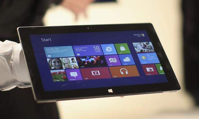 Microsoft verkaufte 2012 knapp 900.000 Surface-Tablets