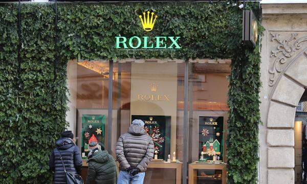 Der Luxusuhrenhersteller Rolex hat von der französischen Wettbewerbsbehörde eine Geldstrafe in Höhe von 91,6 Millionen Euro erhalten. 