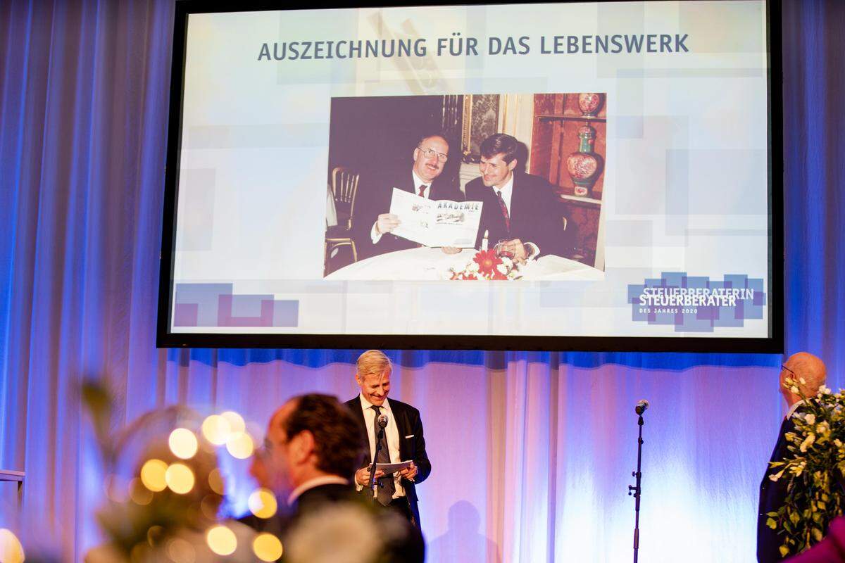 Die Laudatio für Hübner hielt KSW-Kammerdirektor Gerald Klement.