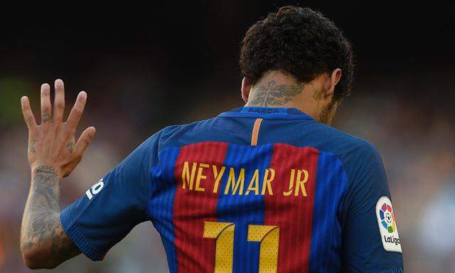 Der Abgang eines Superstars: Neymar verlässt Barcelona und heuert bei Paris SG an.