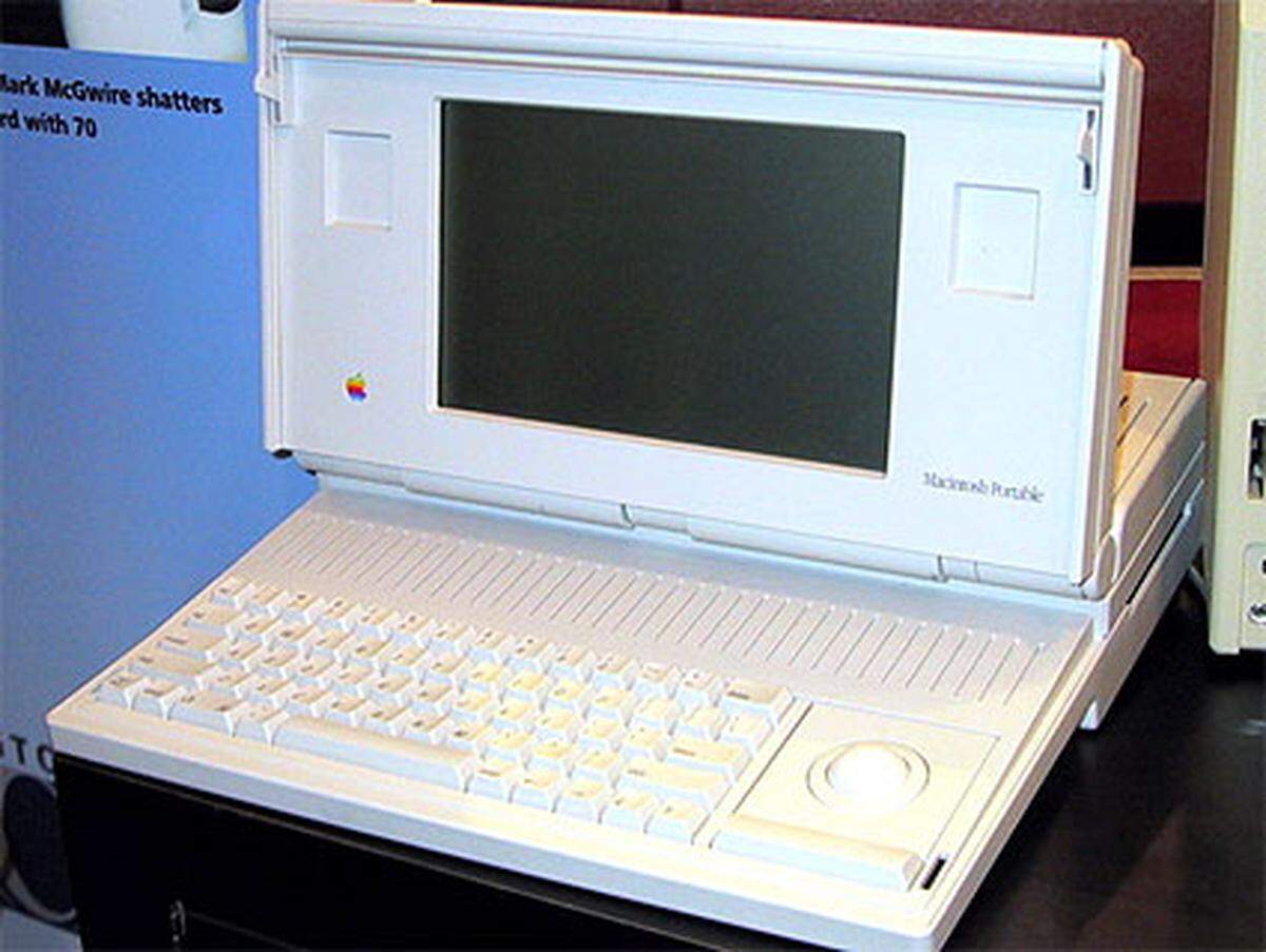 Design, Preis und Gewicht waren die Gründe, warum der erste Apple-Laptop floppte. Denn was man damals bei Apple für 6500 Dollar bekam, verdiente den Namen Macintosh Portable kaum. Weder die Ausmaße noch das Gewicht von etwa acht Kilo verhalfen dem Gerät zu besonderer Mobilität. Angesichts dieser gewichtigen Nachteile trat auch die technische Überlegenheit des Apple-Laptops in den Hintergrund. Nach nur zwei Jahren war das Gerät wieder aus dem Apple-Sortiment verschwunden.