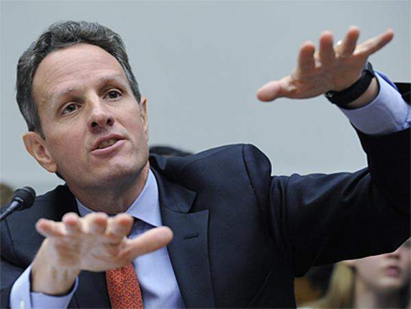 Der ehemalige US-Finanzminister Timothy Geithner (Jänner 2009 bis Jänner 2013) kam zwar nicht von Goldman, begann seine Karriere aber als Schützling von Robert Rubin, der unter US-Präsident Bill Clinton als Finanzminister diente. Auch Rubin ist ein ehemaliger Goldman-Vorstand.