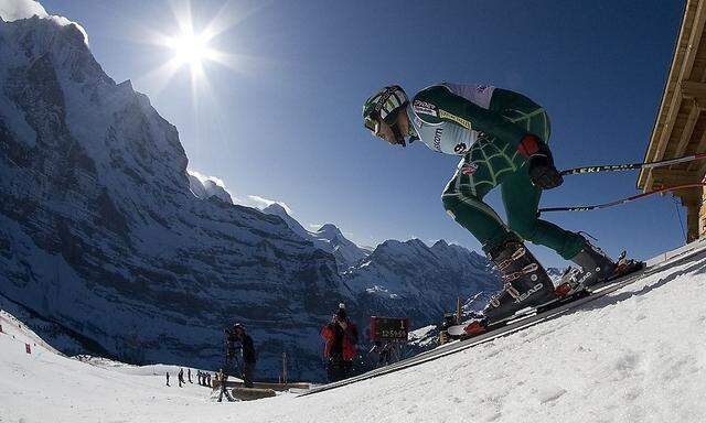 File image of Bode Miller of the U.S. during a practice of the men's Alpine skiing World Cup downhill race at the Lauberhorn in Wengen