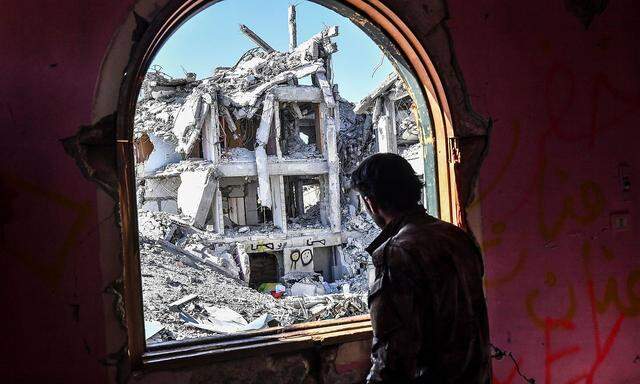 In der früheren IS-Hauptstadt Raqqa. Der jahrelange Krieg zwischen zahlreichen Playern hat Syrien schwer gezeichnet.
