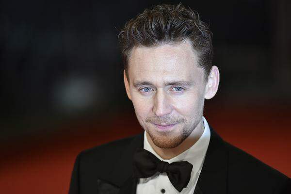 geboren 1981 in London Mit seiner sanften Stimme würde der Brite die Damenwelt einlullen, aber beherrscht er Action? Als Loki in "Thor" und "Avengers" war er eher flink als schlagkräftig.