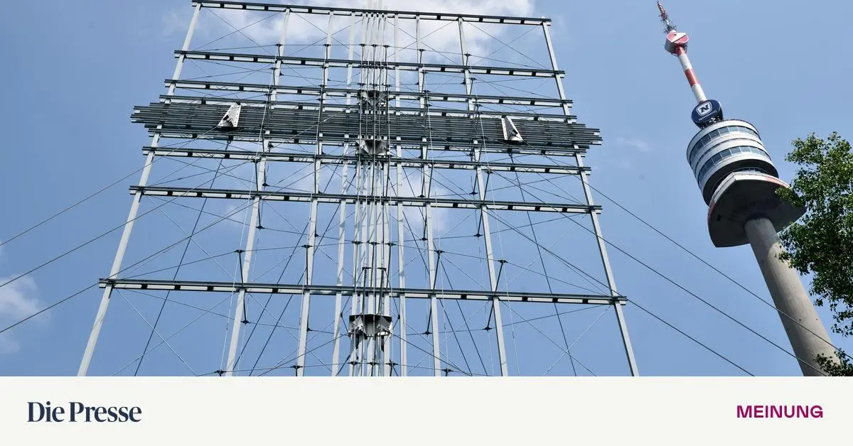 Pinke-Schnapsidee-Mahnmal-zur-Hexen-verbrennung-beim-Papstkreuz-premium-