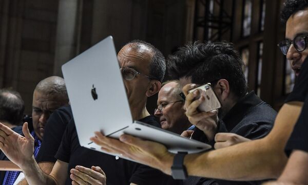 US-APPLE-HOLDS-LAUNCH-EVENT-IN-BROOKLYN