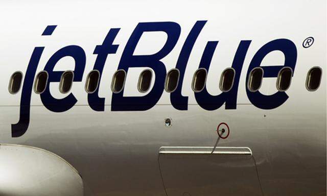 Ein Kleinkind wurde wegen Terrorverdachts aus einem jetBlue-Flugzeug verwiesen.