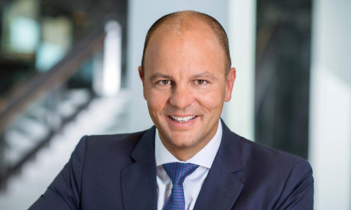Marcel Stalder ist neuer CEO der Chain IQ Group. Zuletzt war er bei EY als Market Leader tätig. Mit seiner langjährigen Expertise in der strategischen Entwicklung und Wachstumsförderung wird der neue Group CEO die internationale Marktabdeckung und das globale Wachstum weiter forcieren.      