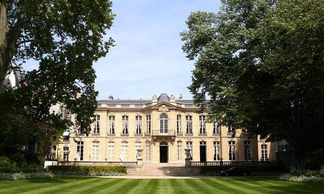 Am linken Ufer der Seine, im Pariser Viertel Faubourg Saint-Germain (7. Arrondissement): das Hôtel Matignon, Residenz des Premierministers. 