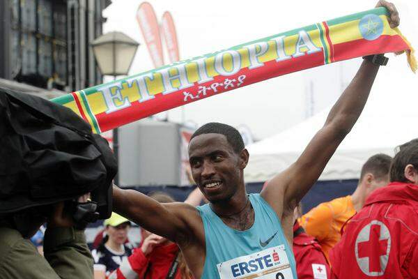 2014 sorgt der Äthiopier Getu Feleke - bei idealen Bedingungen mit 12 Grad beim Start - mit einer Zeit von 2:05:41 Stunden für einen neuen Streckenrekord. Er ist somit der schnellste Sieger der VCM-Geschichte.
