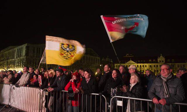 DEU Deutschland Germany Magdeburg 27 01 2016 B�rger mit einer Flagge von Niederschlesien bei ei