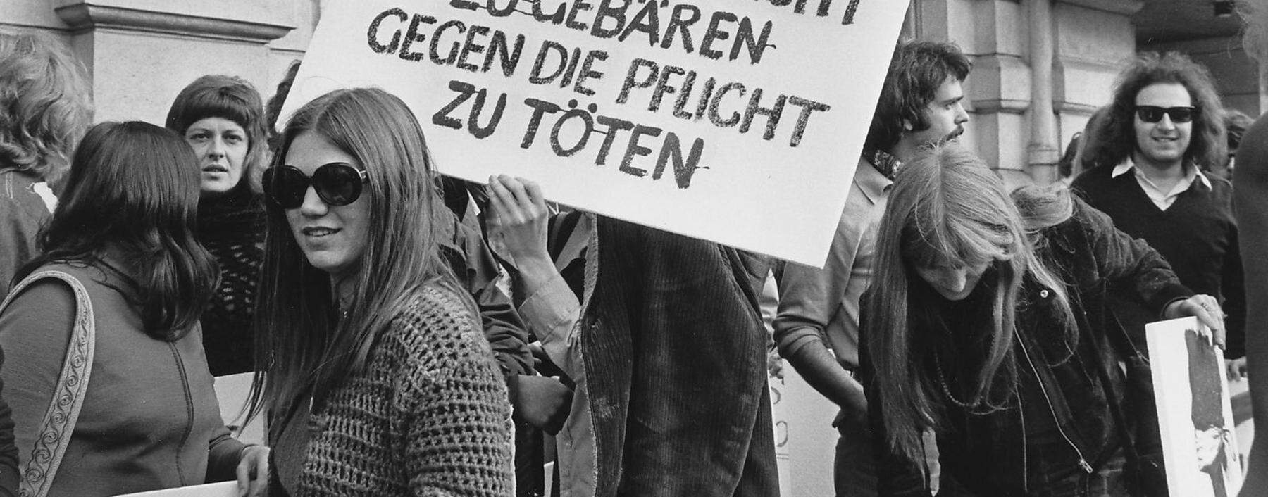 Demonstration fuer Abtreibung und Gleichberechtigung 1971