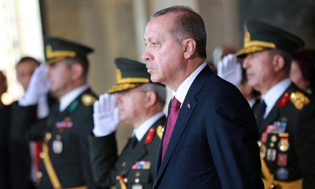 TURKEY-POLITICS-HOLIDAY-ANNIVERSARY-VICTORY-INDEPENDENCE-MILITAR