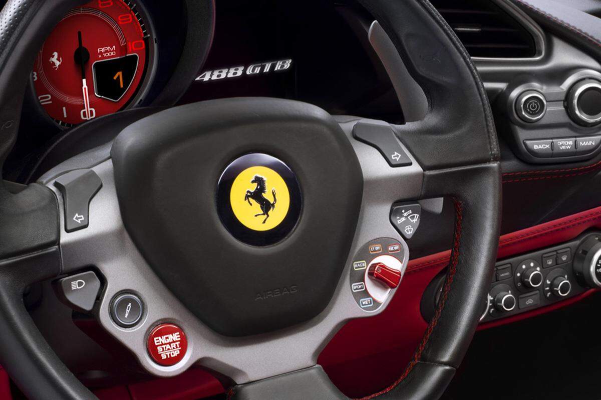 Mit dem Spruch "Rennstrecken-Performance für die Straße" wirbt Ferrari für den 488 GTB. Damit sich das auch so anfühlt, setzt das Unternehmen das "Ferrari Side Slip Angle Control System" ein.