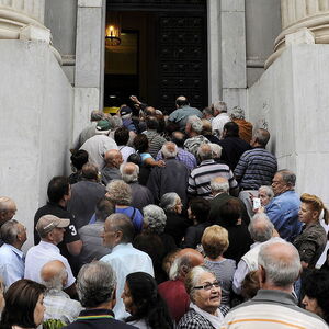Einen erneuten Schaltersturm wie hier im Juli 2015 in Thessaloniki will die Kommission der EU ersparen.