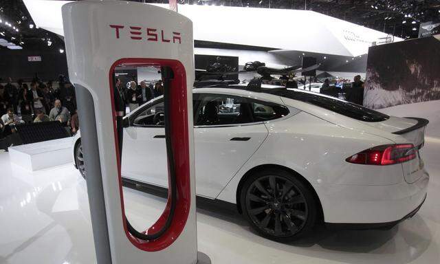 Elektroauto Tesla Modell S 